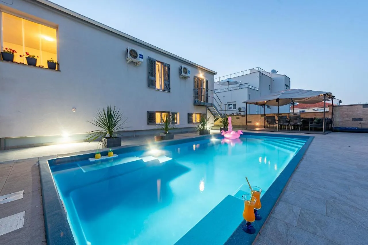 Mery Apartment House Zadar