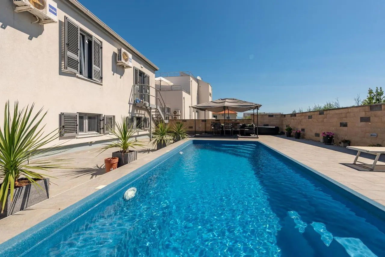 Mery Apartment House Zadar