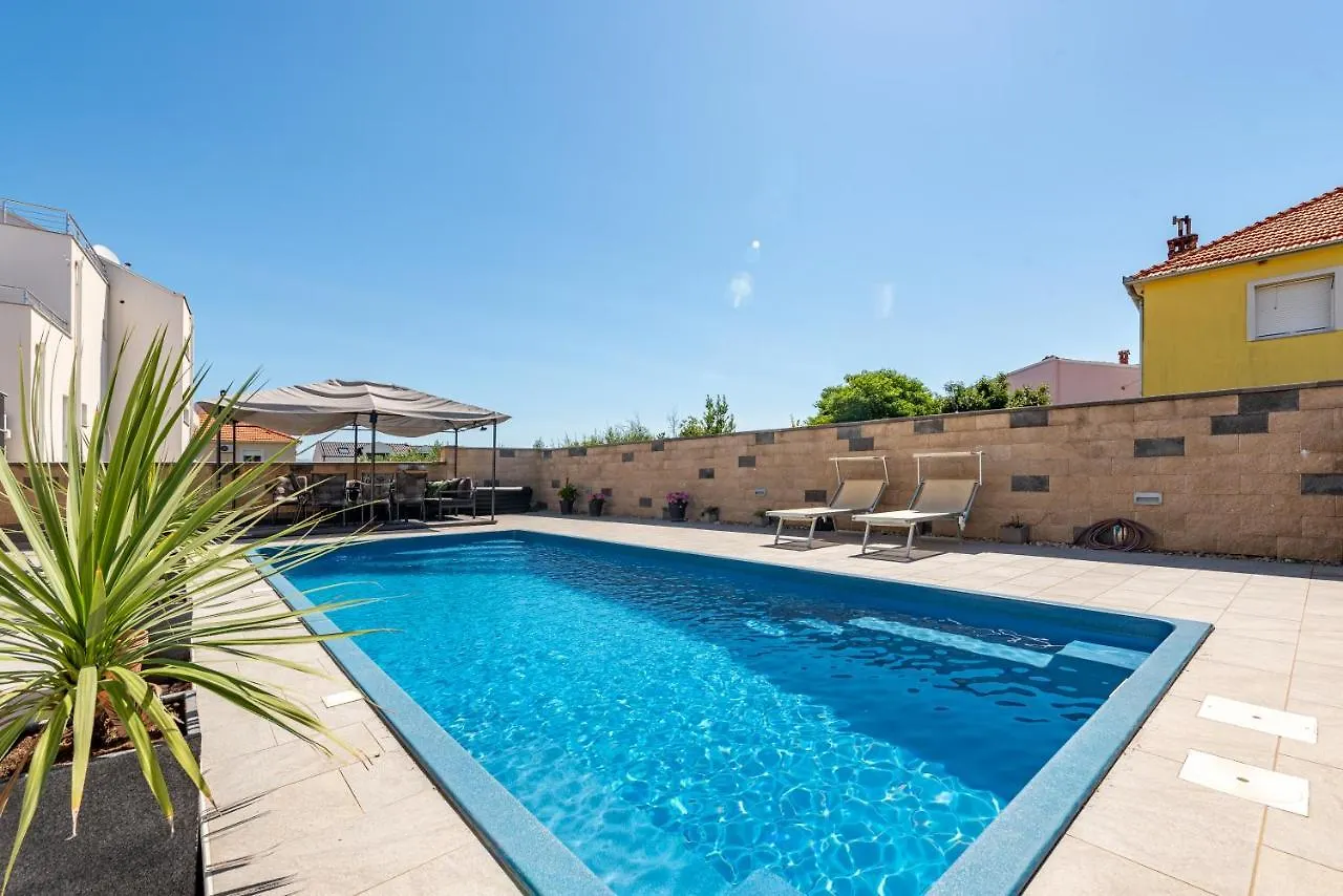 Mery Apartment House Zadar