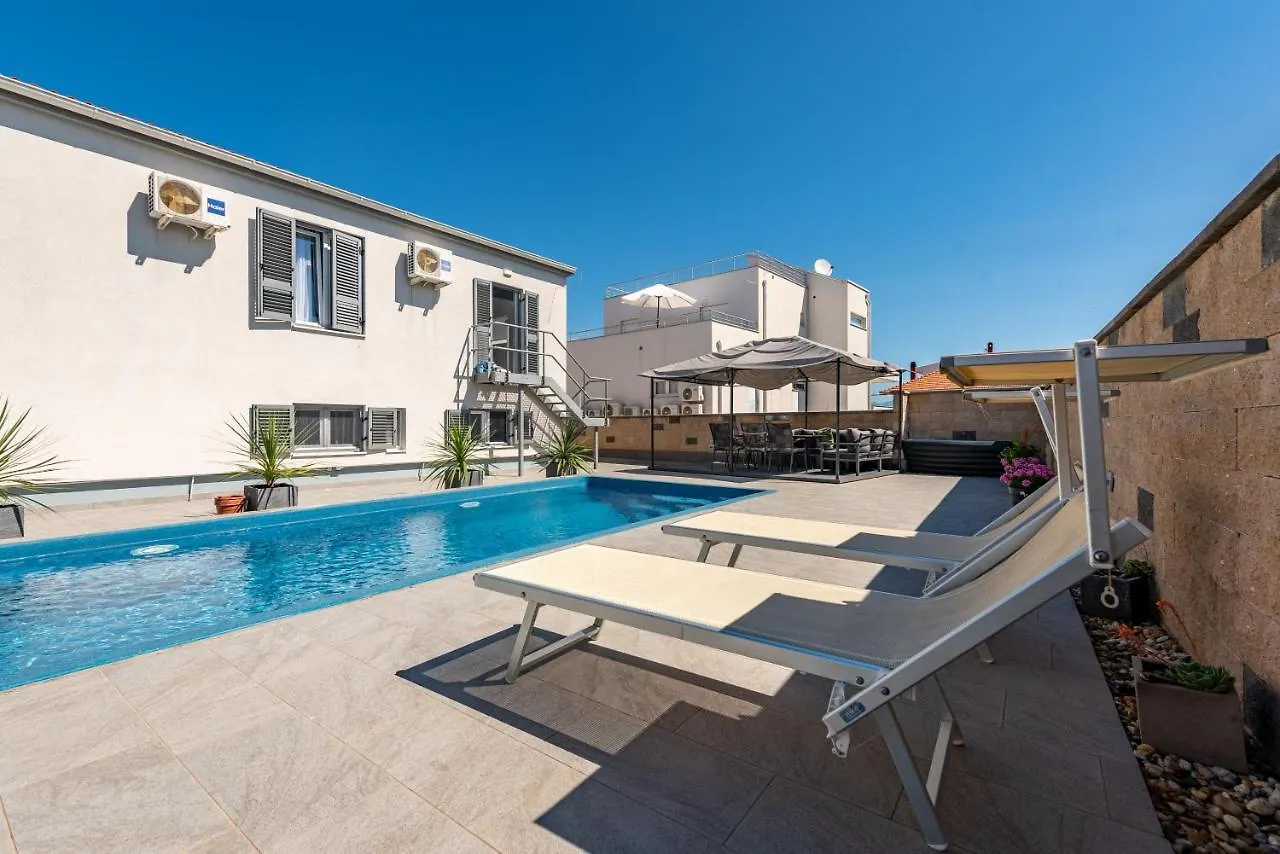 Mery Apartment House Zadar